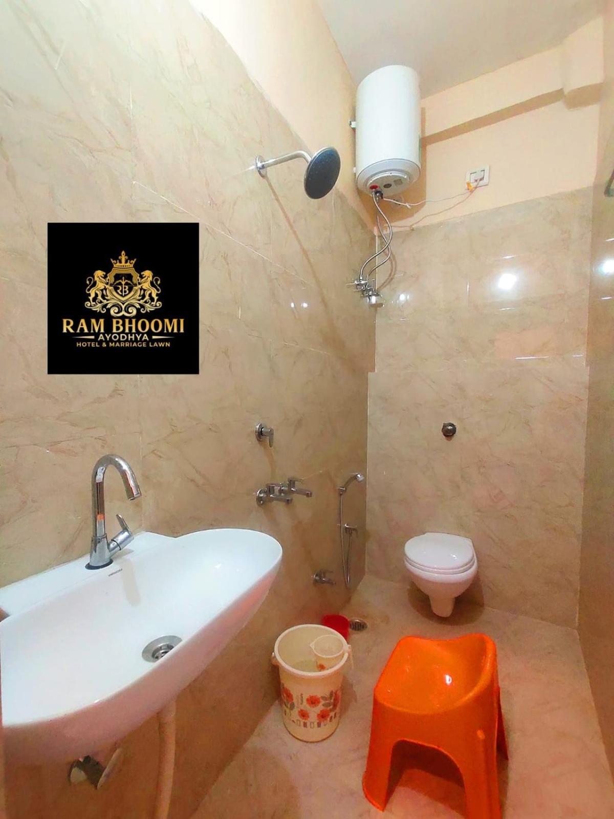 Hotel Rambhoomi Ayodhya Exteriér fotografie
